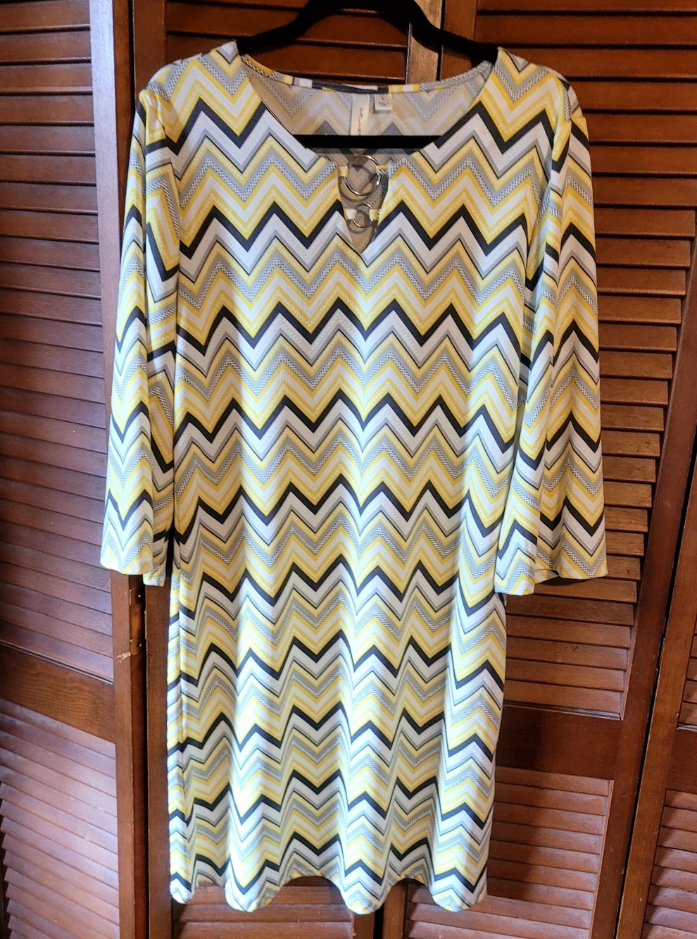 Tacera Yellow, Gray & White Chevron Shift Dress with Ring Detail, Size Large - Picture 4 of 8